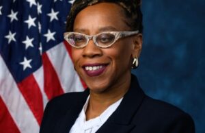 Congresswoman Simon Ceremonially Sworn in by Vice President Kamala Harris – Westside Story Newspaper – Online Congresswoman Simon Ceremonially Sworn in by Vice President Kamala Harris – Westside Story Newspaper – Online