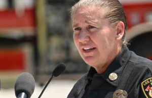 Los Angeles mayor removes fire department chief