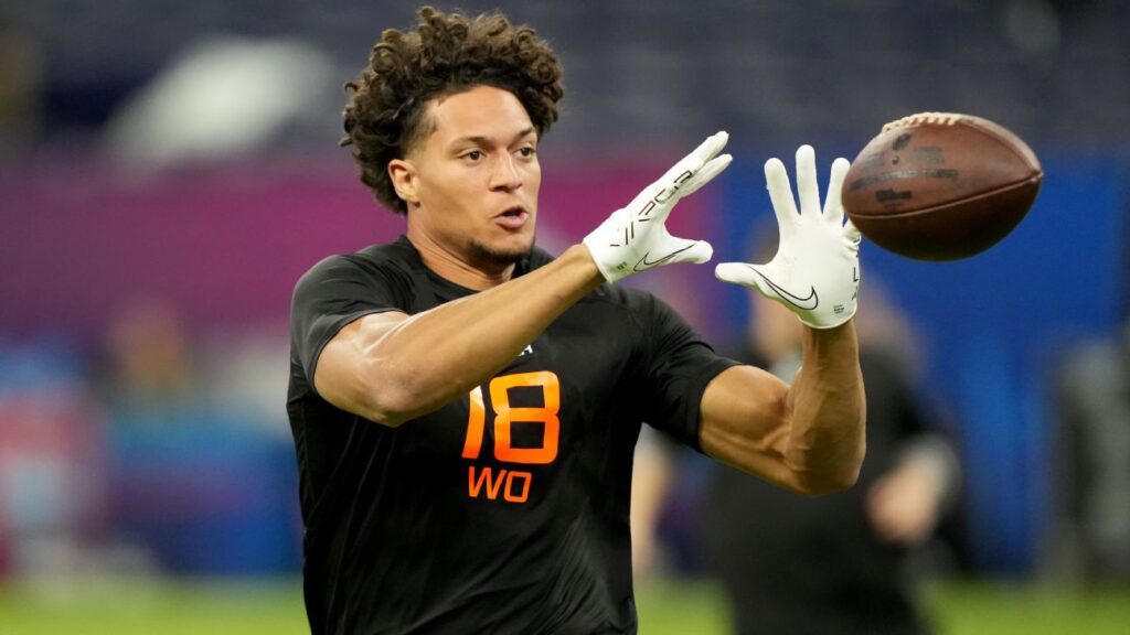 Texans rookie Higgins makes history with deal