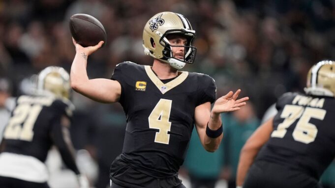 Shoulder injury forces Saints QB Carr to retire Shoulder injury forces Saints QB Carr to retire
