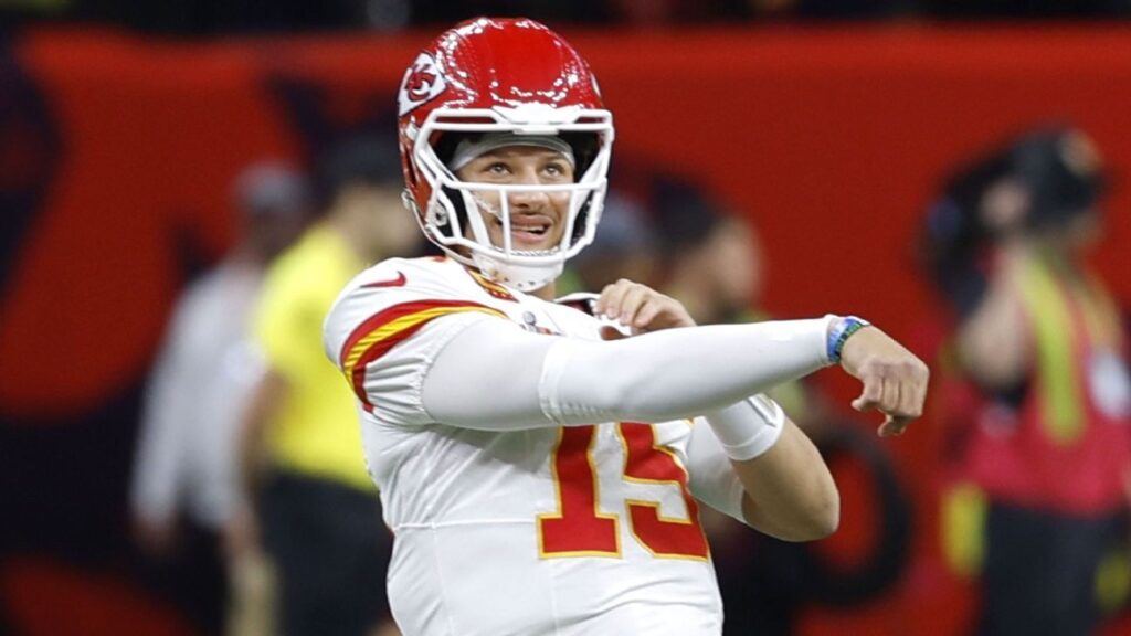 Chiefs to host rival Broncos on Christmas night