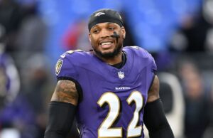 RB Henry agrees to $30M extension with Ravens RB Henry agrees to $30M extension with Ravens