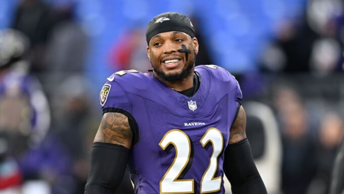 RB Henry agrees to $30M extension with Ravens RB Henry agrees to $30M extension with Ravens