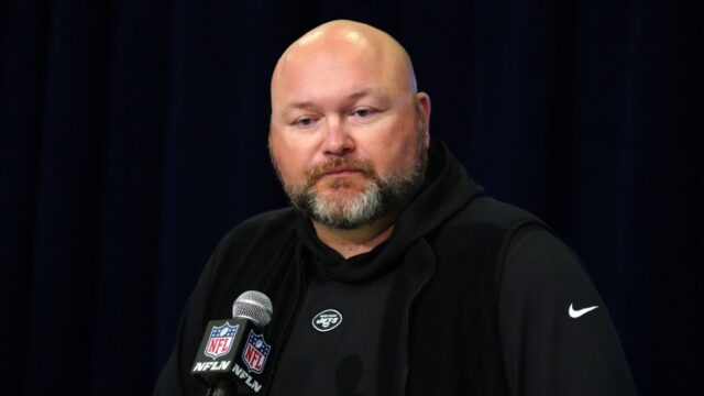 Source: Ex-Jets GM Douglas returns to Eagles