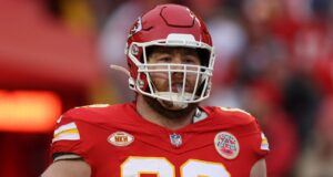 Bears, Thuney agree to 2-year contract extension Bears, Thuney agree to 2-year contract extension