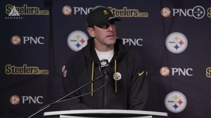 Steelers QB Aaron Rodgers on Late Arrival to Ireland: ‘It Is What It Is’