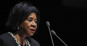 Belva Davis, First Black Woman on West Coast TV News, Dies at 92