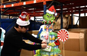 Local Food Bank Hosts Can Tree Wonderland: NY Rockin’ Christmas Edition